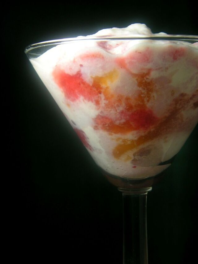 Trifle kerrosjälkiruoka