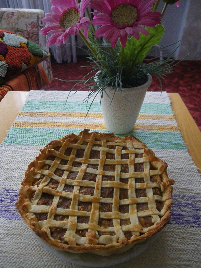 American style apple pie