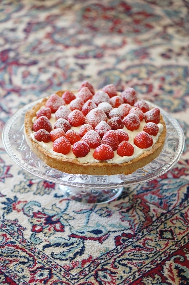 Viettelevä raparperi-mansikkatorttu / A tempting rhubarb & strawberry tart
