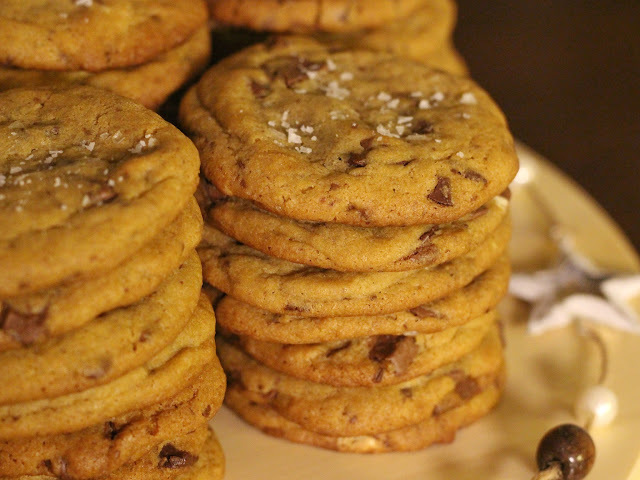 Suklaahippucookiet sormisuolalla -ne maailman parhaat chocolate chip cookiet! ♥