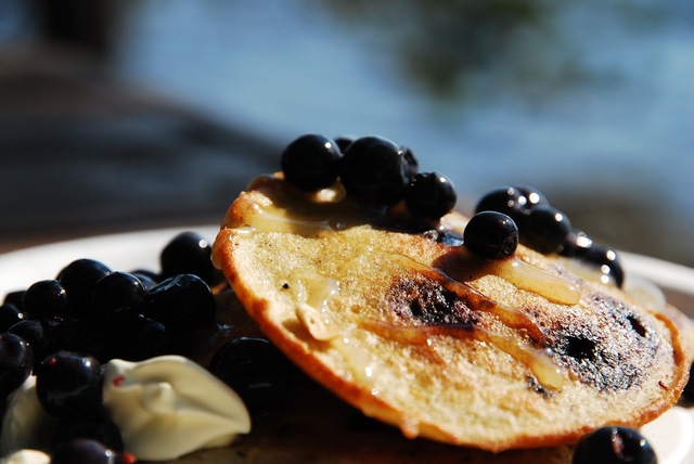 Paksut mustikkaletut (American blueberry pancakes )