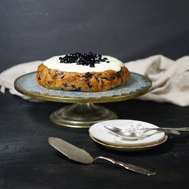 Mehevä mustikka-kardemummakakku | Simple blueberry cardamom cake