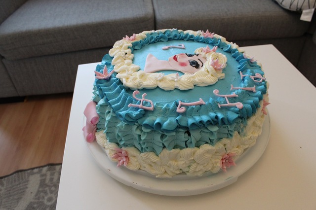 Frozen Elsa-kakku