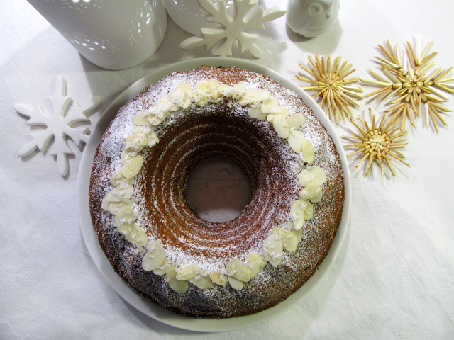 Hedelmäkakku kruunaa joulun – Fruit Cake Makes Christmas