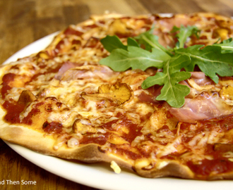 Pizza kantarelleilla, ilmakuivatulla kinkulla ja rucolalla / Pizza with Chanterelles, Prosciutto & Rocket