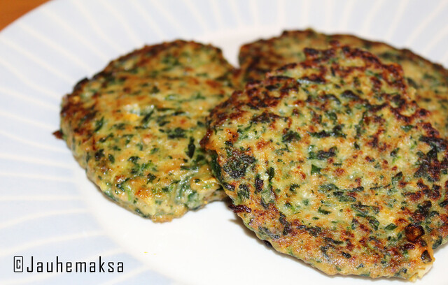 Pinaatti-soija falafel