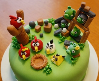 Angry Birds -synttärikakku
