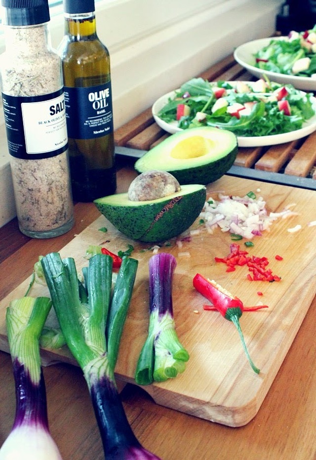 Raikas avokadosalaatti / Fresh avocado salad