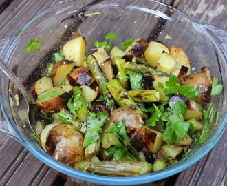 Kuukauden kasvis - parsa: grillattu parsa-perunasalaatti