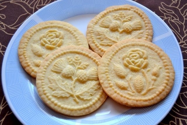 Cashew Shortbread (Pähkinäinen muro)