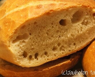 Levain-juuri leipää aasta ööhon itse tehtynä