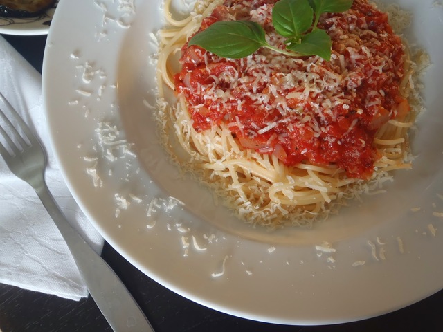 Tomaattikastike pastalle/Tomato Sauce for Pasta