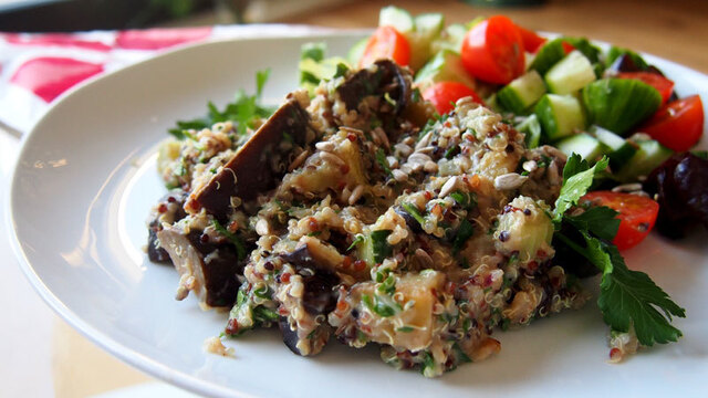 Reseptit: Munakoiso-kvinoa salaatti (vege, gluteeniton)