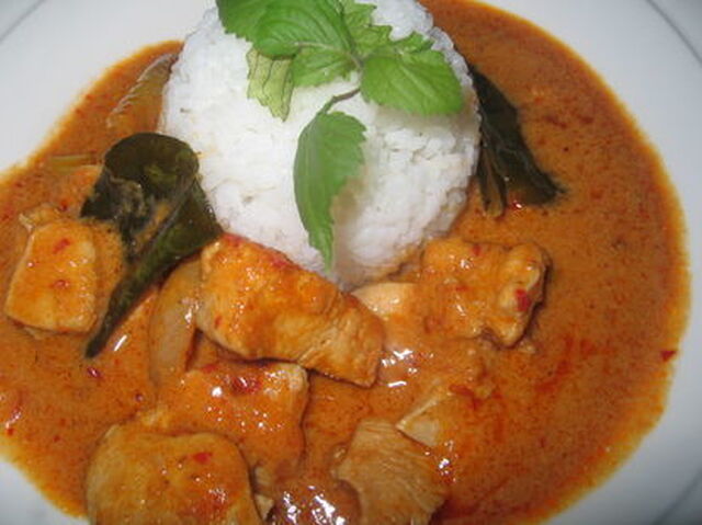 Thaimaalainen kanacurry