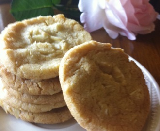 Manteliset pikkuleivät / Almond cookies