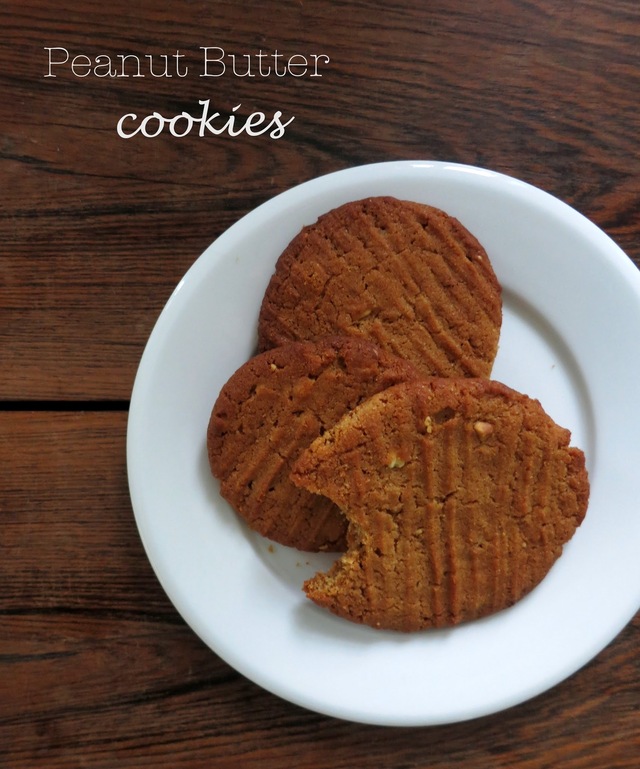 Maapähkinävoikeksit / Peanut butter cookies