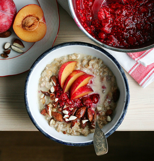 Yön yli haudutettu ohrapuuro | Overnight barley porridge