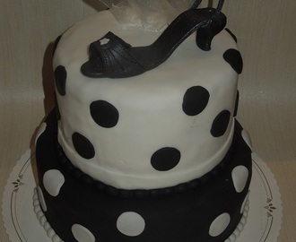 Polka dots cake