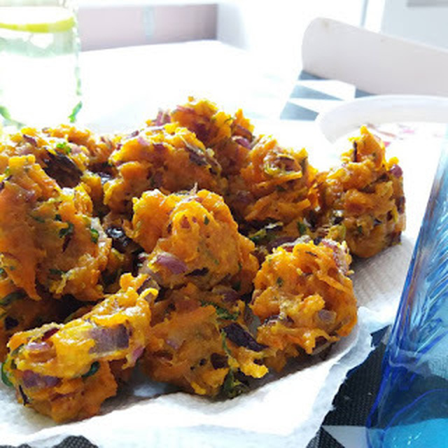 Intialaiset kasvis-bhajit