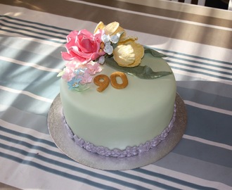 90-vuotis kakku
