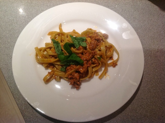 Pasta verde ja pesto rosso - vähän parempi tuorepasta