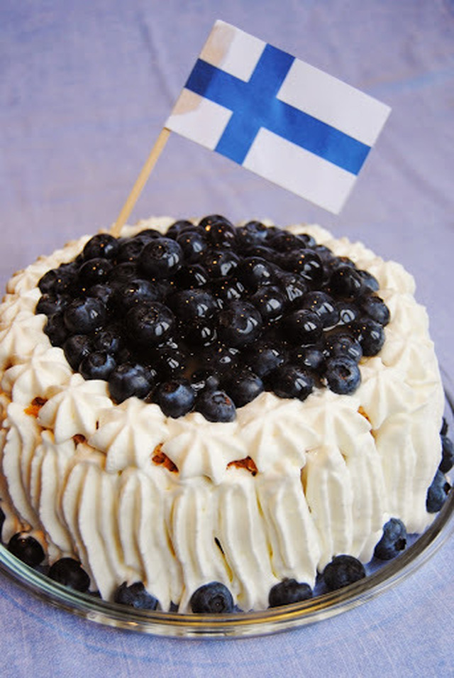 Mustikkatäytekakku Suomen itsenäisyydelle