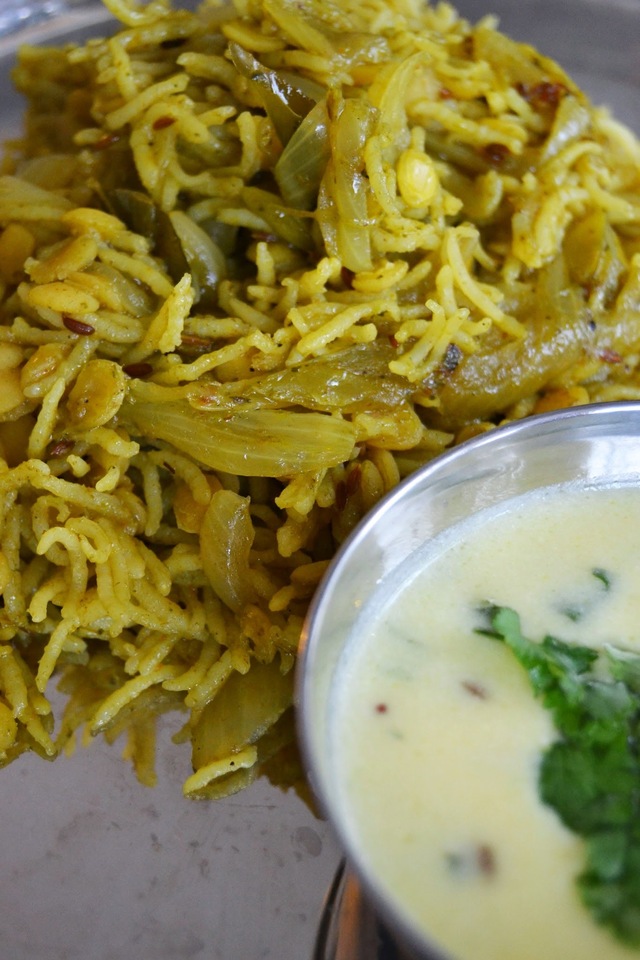 Vihreää riisiä ja linssejä – Hari khichdi