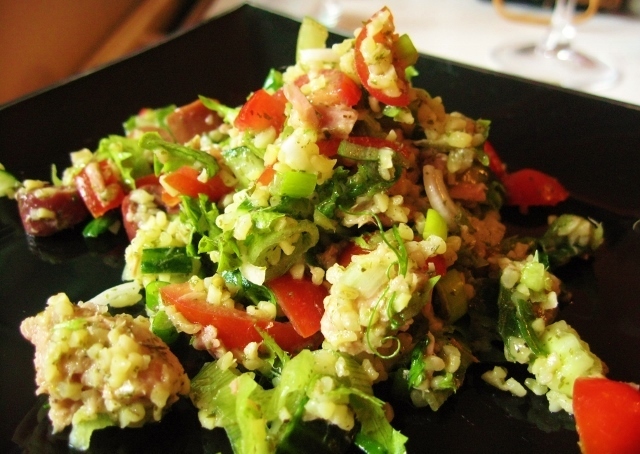 Salaattia: Tabouleh & Tonnikalaa