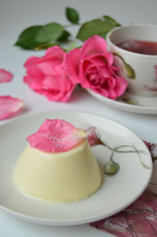 RUUSUINEN PANNA COTTA