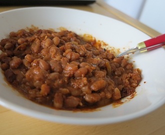 Baked beans eli valkoisia papuja herkullisessa kastikkeessa