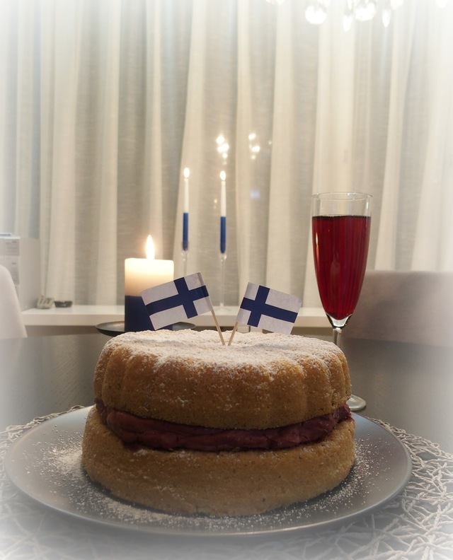 Mustikka- mascarpone naked cake