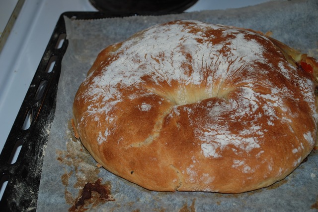 Iltapalaksi tortano, eli täytetty leipä