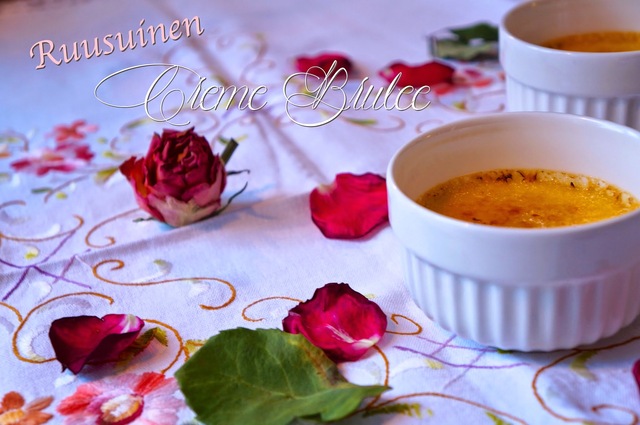 Ystävänpäivän ruusuinen creme brulee