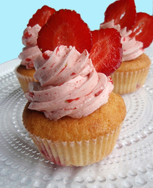 Mansikkacupcake / strawberry cupcakes