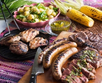 Asado - grillattua lihaa: naudan välikyljyksiä, karitsan paahtopaistia ja chimichurria