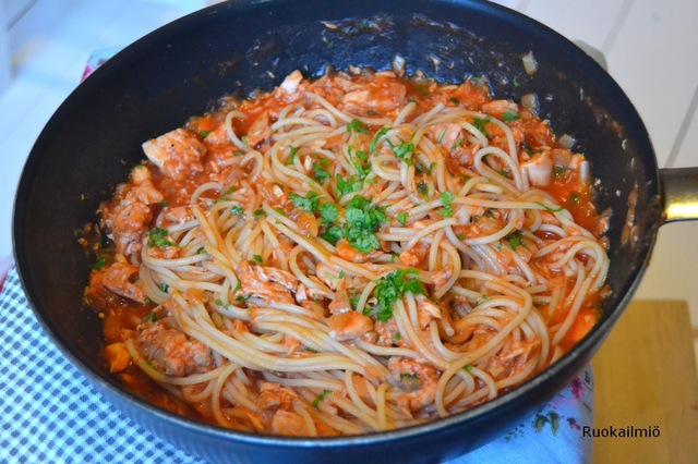 Eräs arjen pelastaja: tonnikalaspagetti