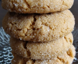 Jauhottomat maapähkinävoikeksit / Flourless Peanut Butter Cookies