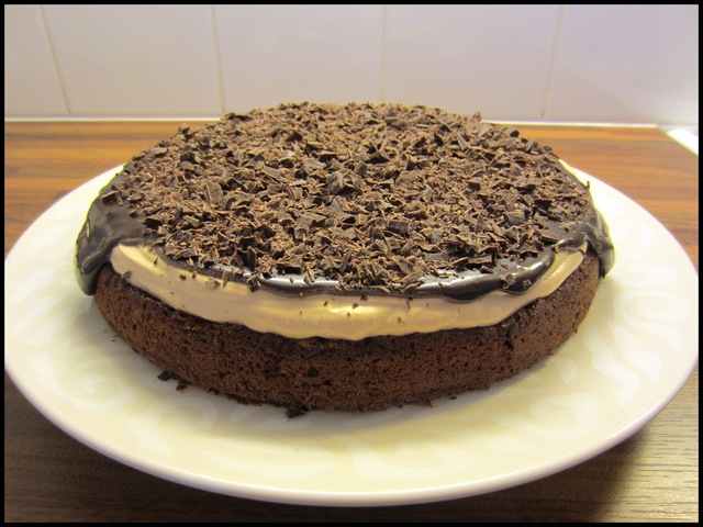 Mutakakku Suklaa Baileys kermalla/ Mud Cake With Cohocolate Baileys Whipped Cream (24cm)