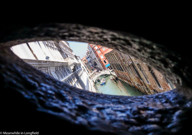 Huokausten silta, Venetsia