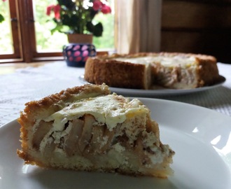 Kermaviiliomenapiirakka/ Sour Cream Apple Pie (24 cm)