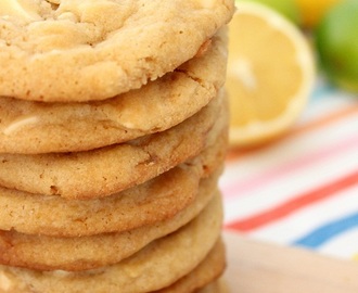 White chocolate chip cookies with lemon