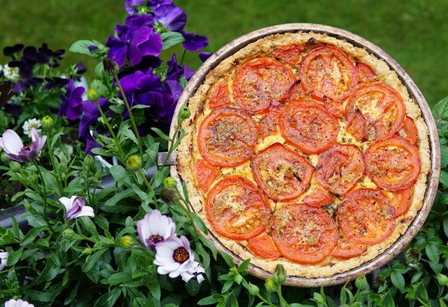 Suosituin reseptini; helppo ranskalainen tomaattipiirakka | My most popular recipe; Easy French tomato pie