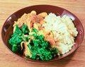 Lehtikaalikastike kuskuksen kera | Kale sauce with couscous