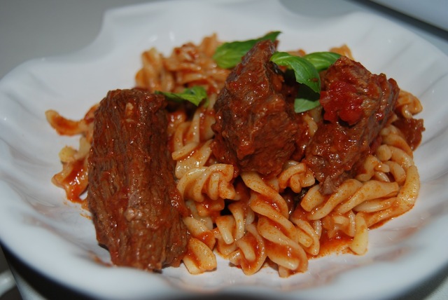 Italialaista kotiruokaa: ragù di carne - tomaattinen lihakastike