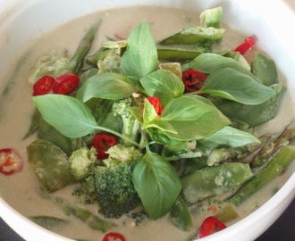 Vihanneksia ja vihreää thai currya/Thai Green Curry with Vegetables