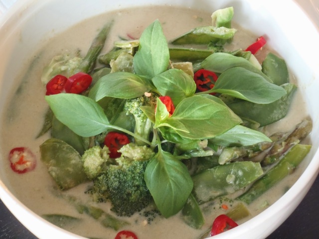 Vihanneksia ja vihreää thai currya/Thai Green Curry with Vegetables