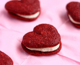 Red Velvet sydänwhoopies-leivokset