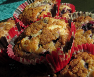 Mustikkamuffinssit kanelicrumblella ♥ Maailman paras muffinssiohje on löytynyt!