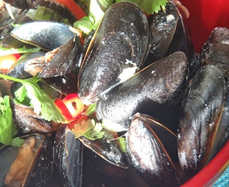Simpukoita thaimaalaisittain/Thai Mussels