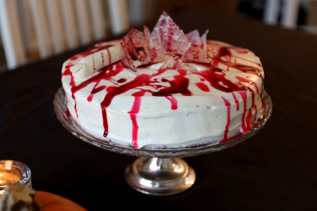 Kauhujen kakku - Halloweenin Red Velvet Cake